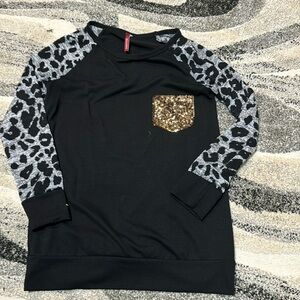 Women’s long sleeve tee